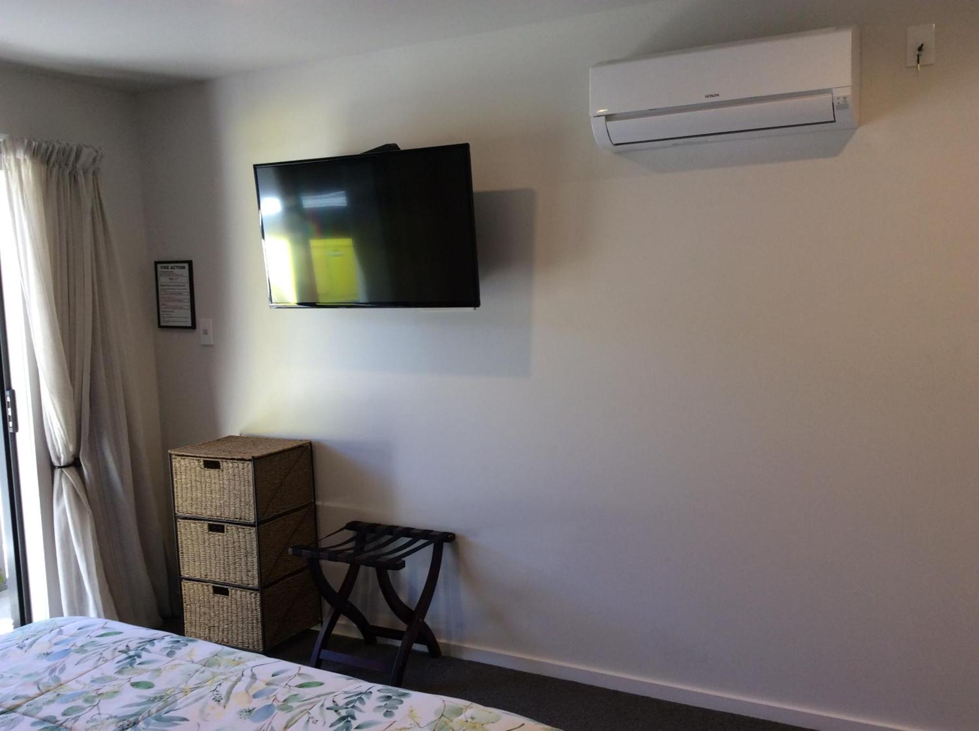 Acacia Lake View Motel Таупо Екстер'єр фото