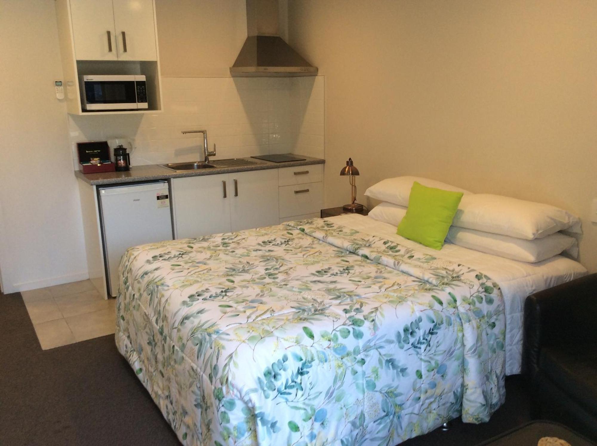 Acacia Lake View Motel Таупо Екстер'єр фото