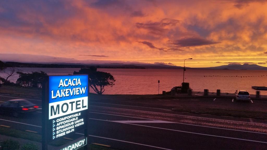 Acacia Lake View Motel Таупо Екстер'єр фото