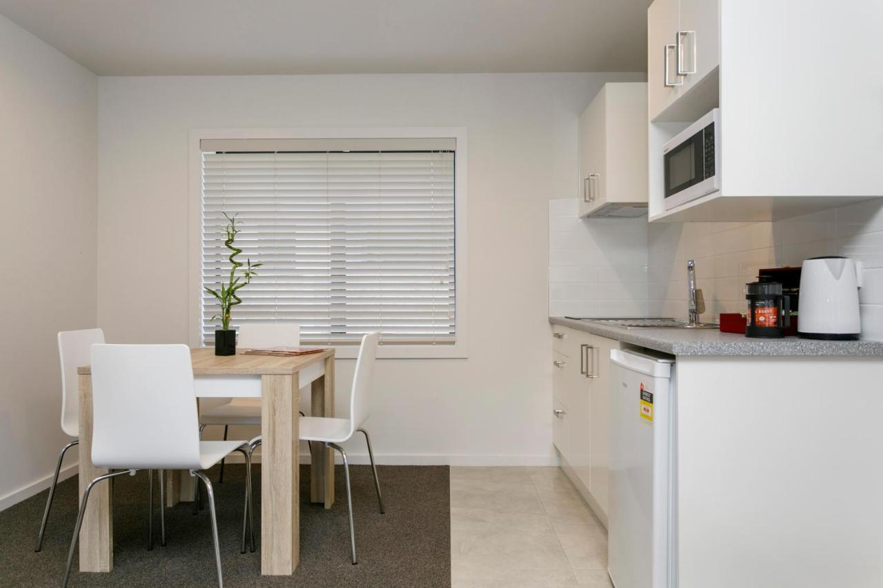 Acacia Lake View Motel Таупо Екстер'єр фото