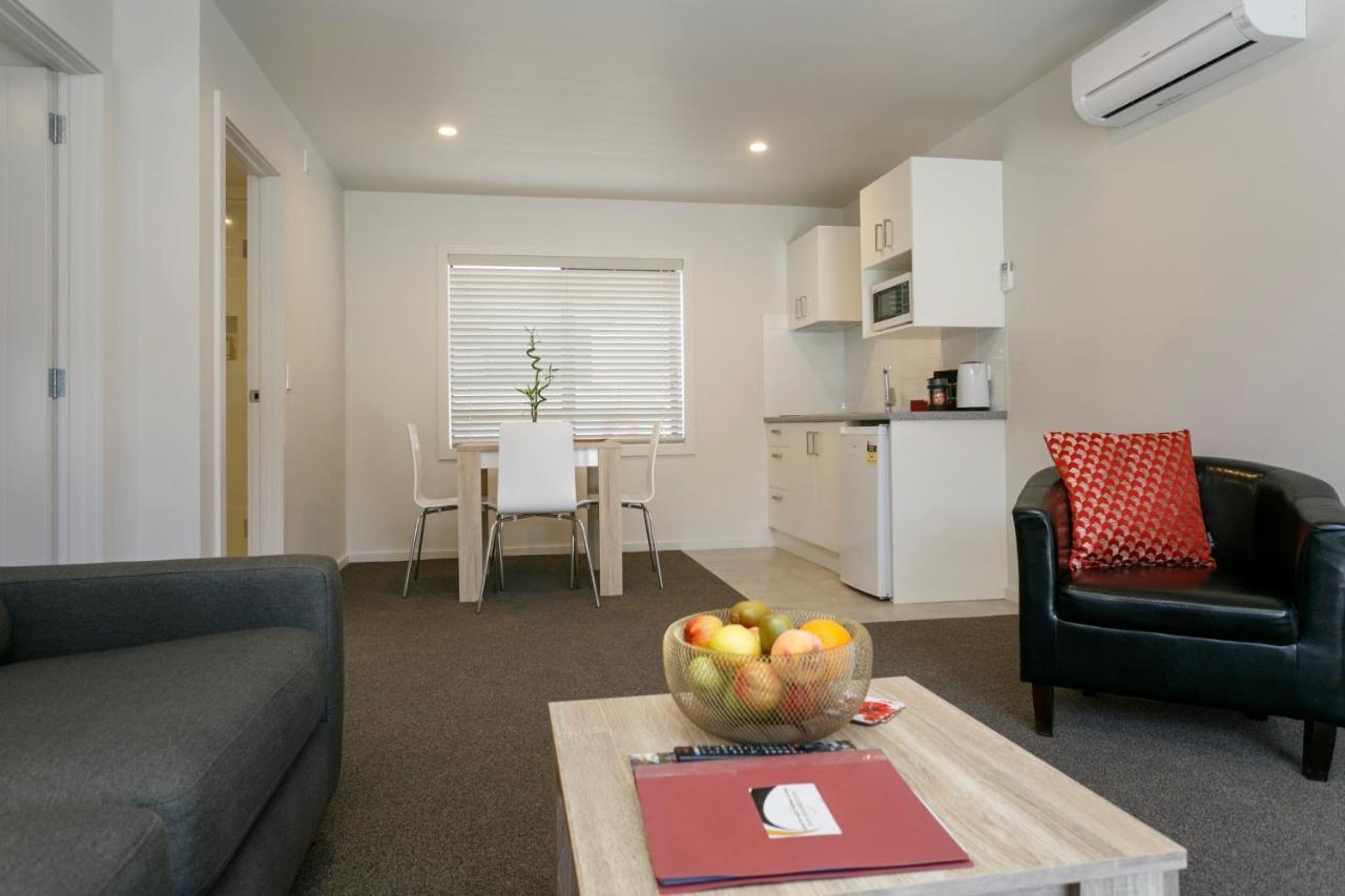 Acacia Lake View Motel Таупо Екстер'єр фото