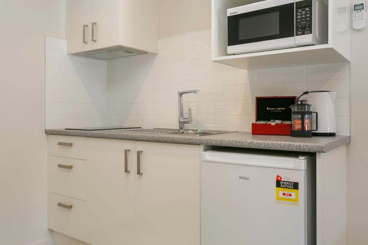Acacia Lake View Motel Таупо Екстер'єр фото