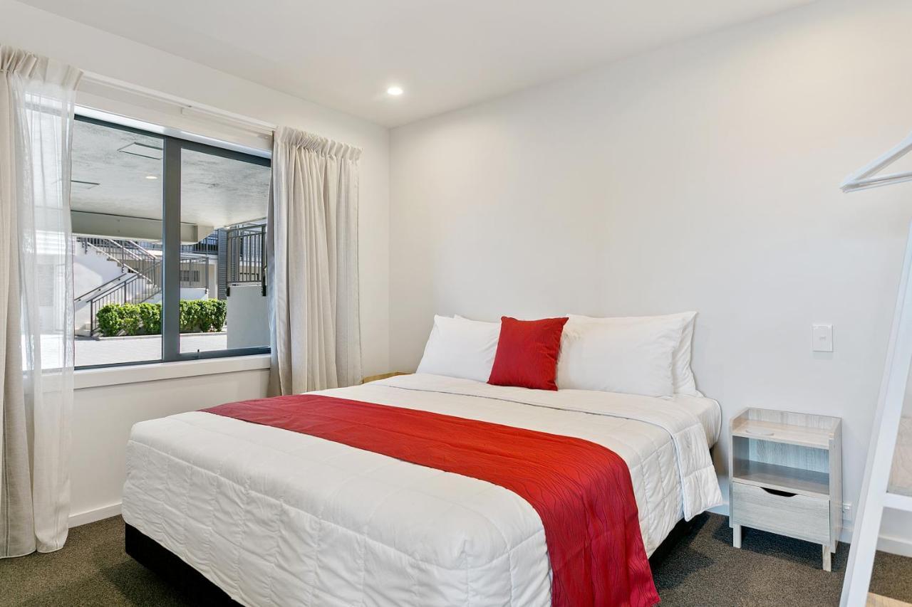Acacia Lake View Motel Таупо Екстер'єр фото