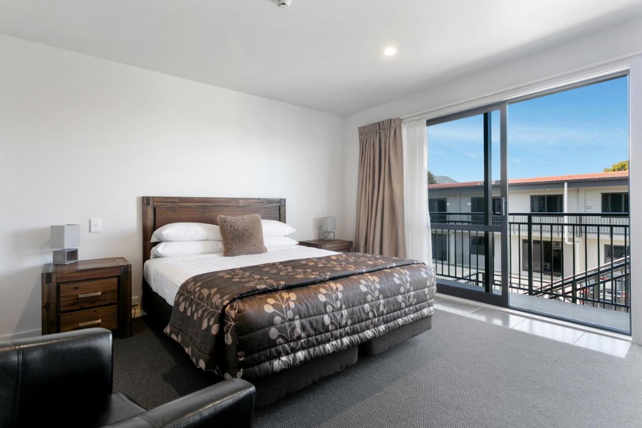 Acacia Lake View Motel Таупо Екстер'єр фото