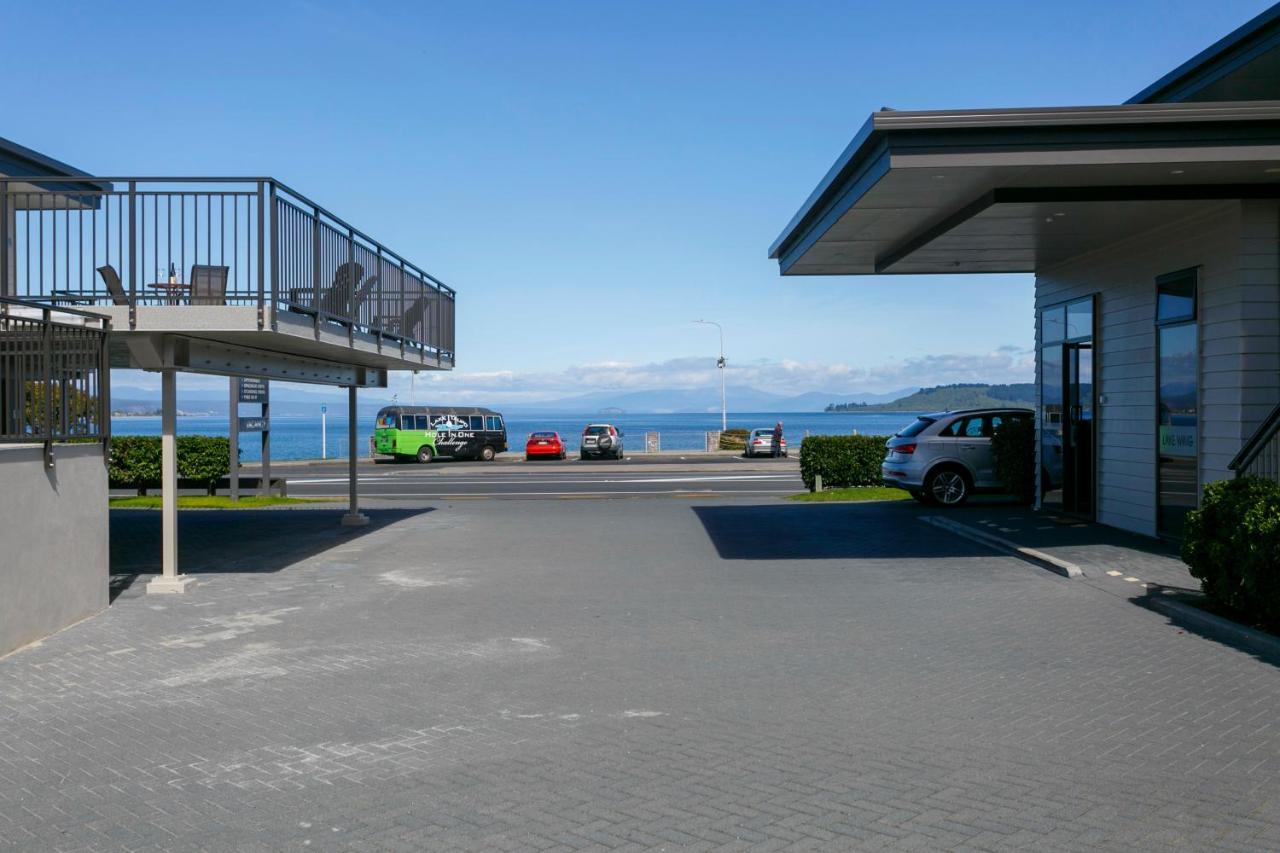 Acacia Lake View Motel Таупо Екстер'єр фото