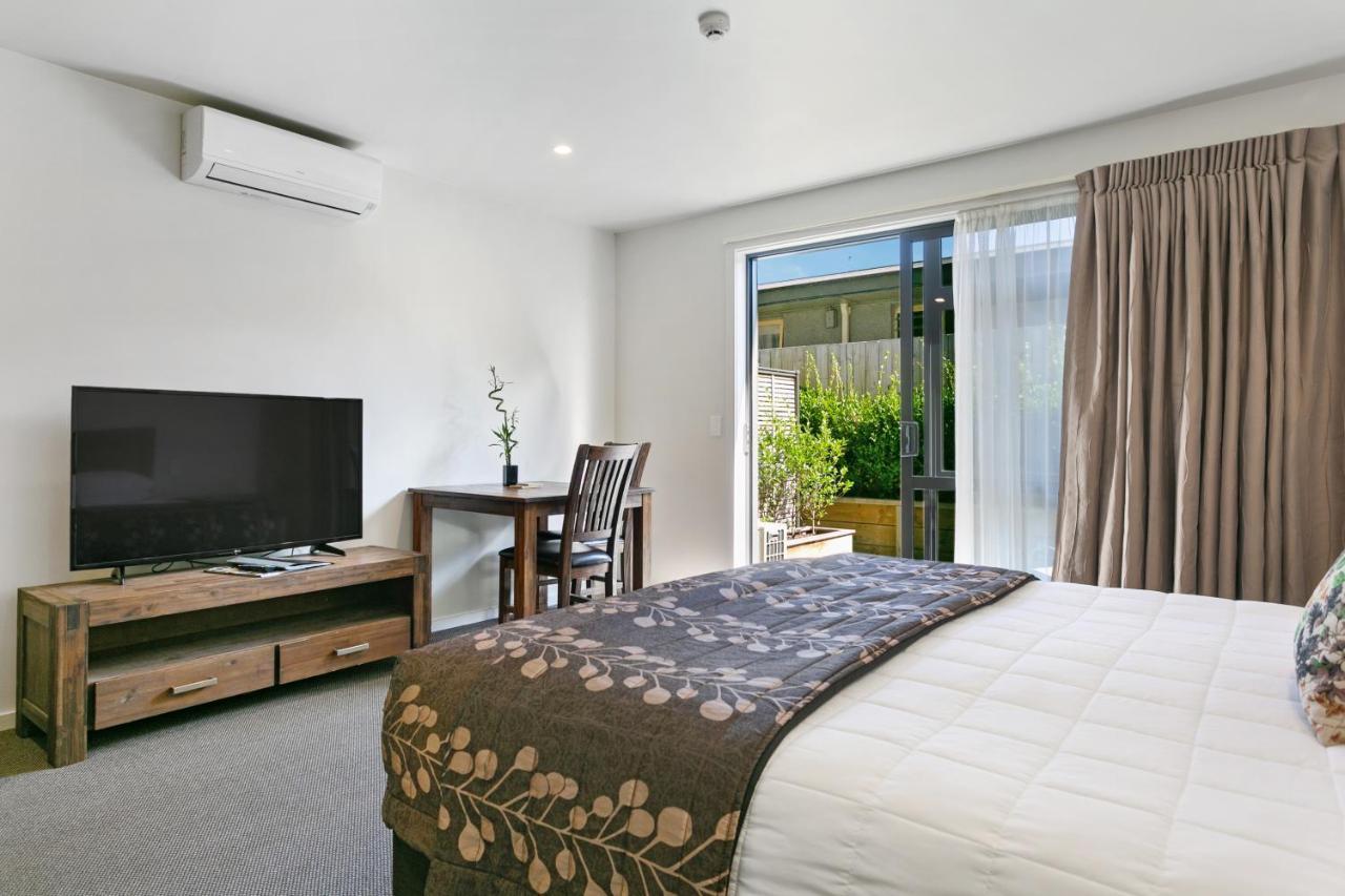 Acacia Lake View Motel Таупо Екстер'єр фото