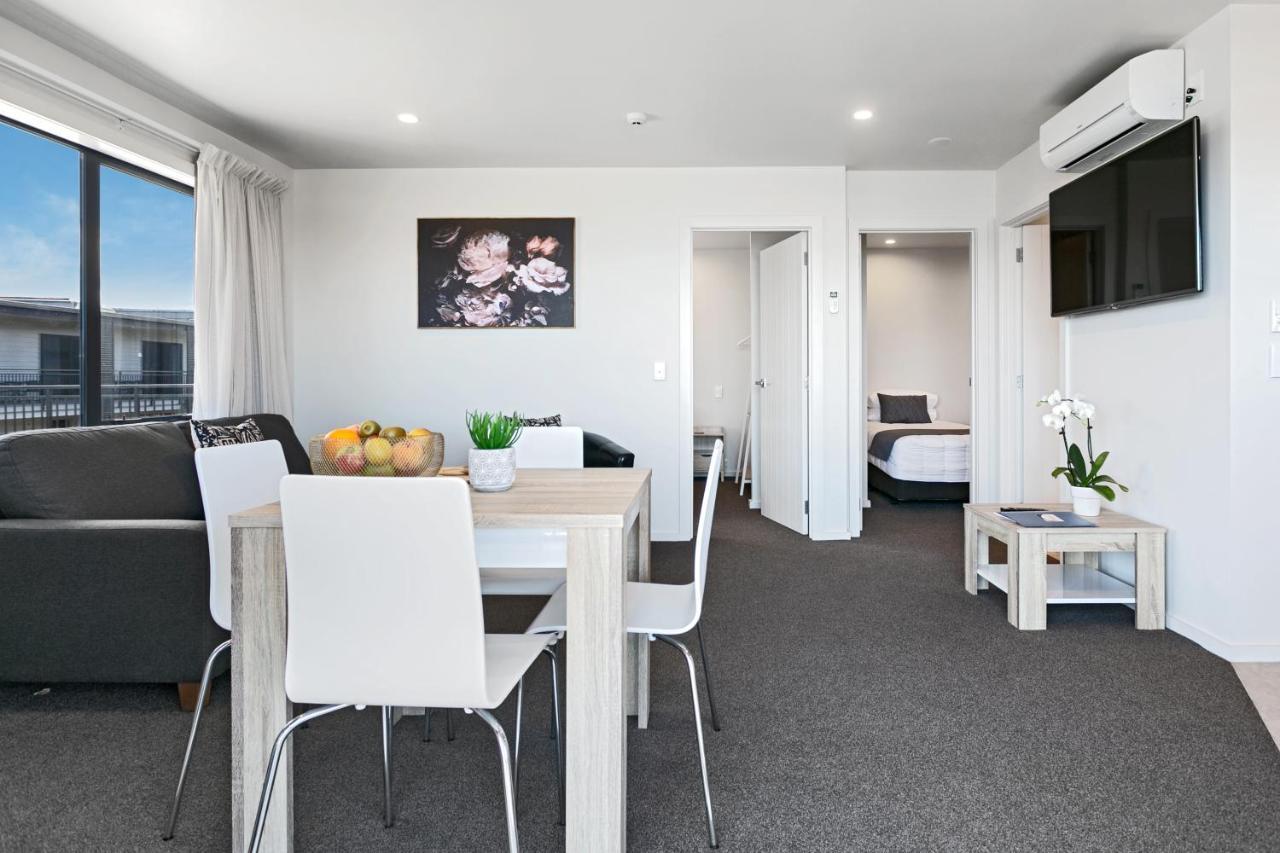 Acacia Lake View Motel Таупо Екстер'єр фото