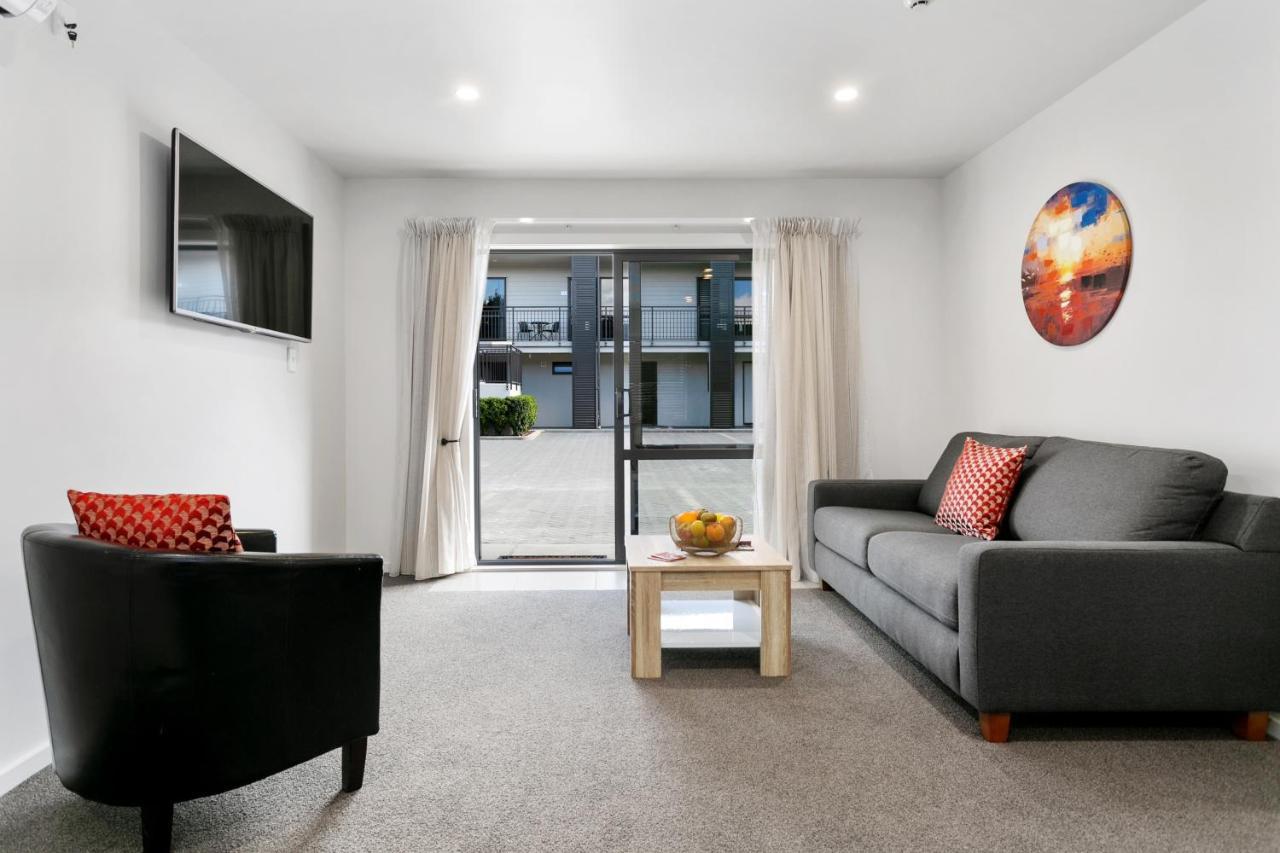 Acacia Lake View Motel Таупо Екстер'єр фото
