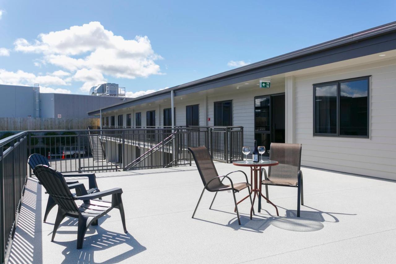 Acacia Lake View Motel Таупо Екстер'єр фото