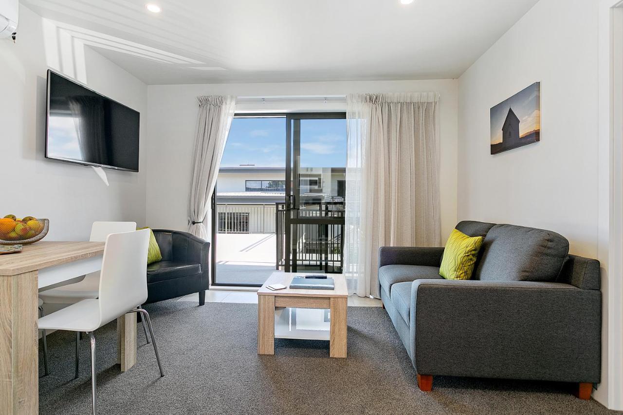 Acacia Lake View Motel Таупо Екстер'єр фото