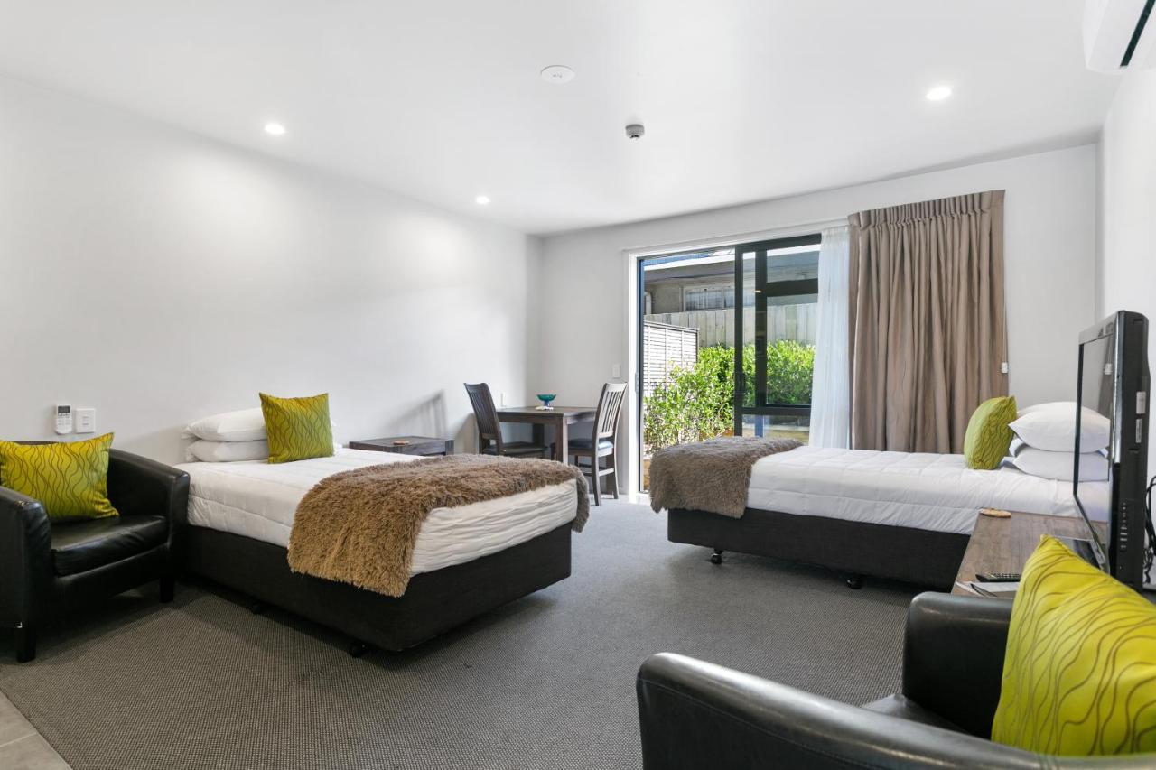Acacia Lake View Motel Таупо Екстер'єр фото