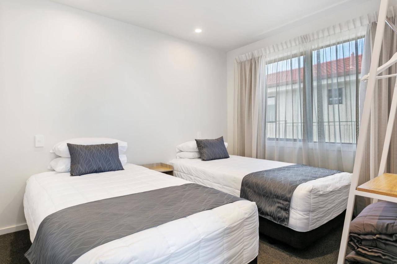 Acacia Lake View Motel Таупо Екстер'єр фото