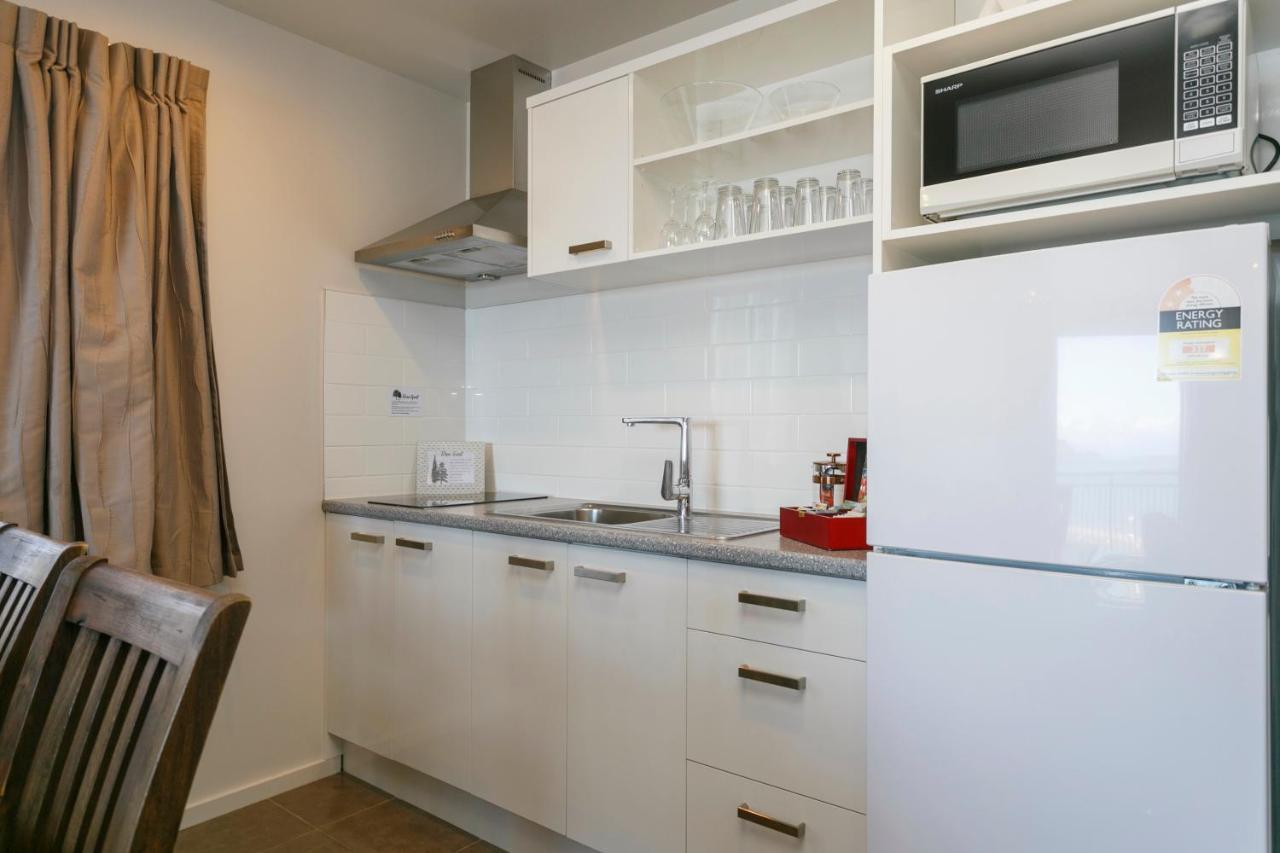 Acacia Lake View Motel Таупо Екстер'єр фото