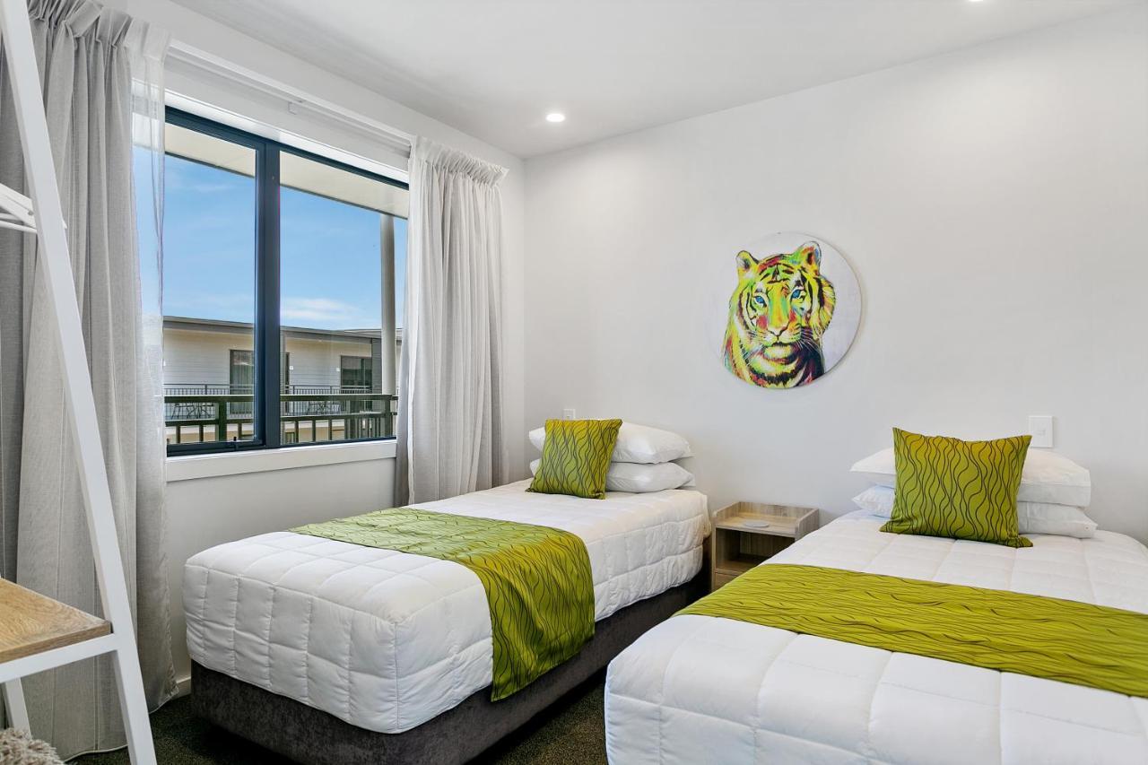 Acacia Lake View Motel Таупо Екстер'єр фото
